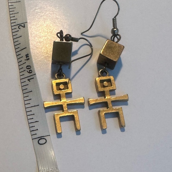 Vintage Gold Tone Drop Earrings Stick Figure awesome Pierced Earrings - Picture 2 of 6